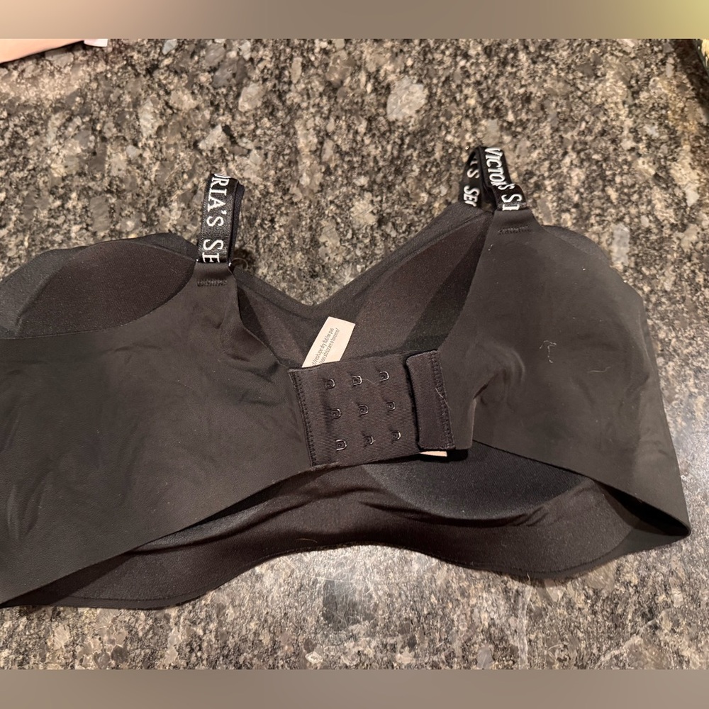 Victoria's Secret Black Seamless Bra - Picture 2 of 3